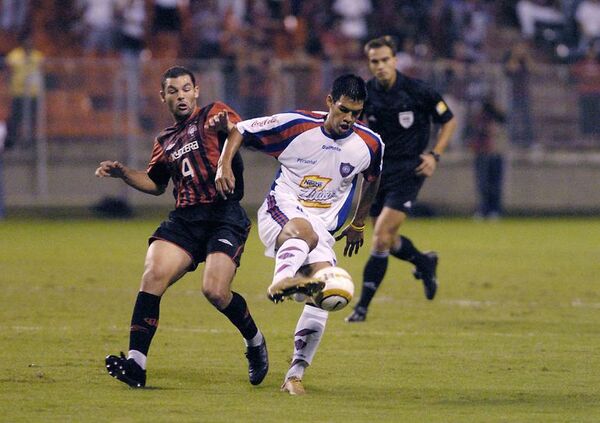 La única vez que Paranaense avanzó en octavos fue ante Cerro - Copa Libertadores de América - ABC Color