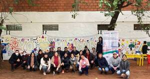 La Nación / Estudiantes promueven consultorio jurídico y mural comunitario en San Lorenzo