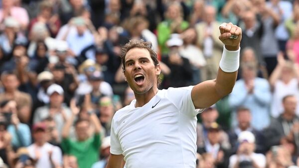 Nadal se agarra a Wimbledon