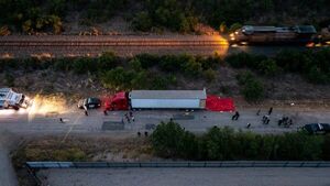 Migrantes muertos en camión abandonado en Texas: Qué se sabe hasta el momento