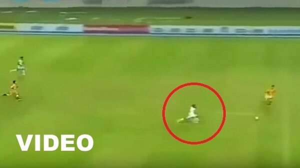 Mira el Gol de "Terens Puhiri" el futbolista mas rápido del mundo (Vídeo)