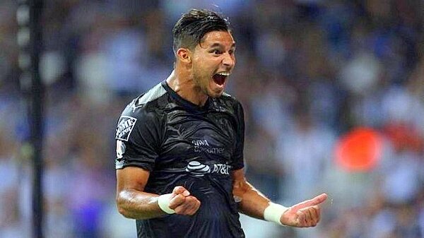 Golazo de Conejo Benítez para el Monterrey (Vídeo)