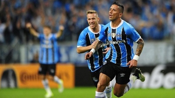 Lucas Barrios marca dos goles en remontada del Gremio (Vídeo) - Paraguaype.com