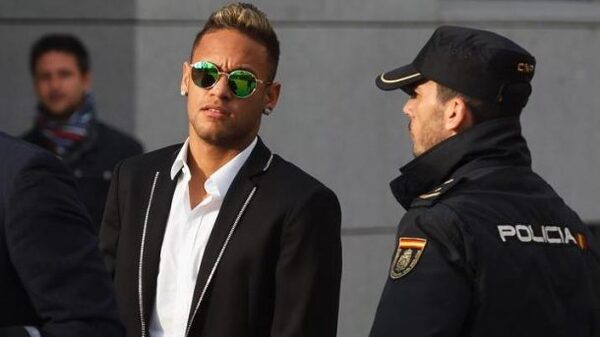 Cinco años de cárcel para Neymar por fichaje fraudulento (Vídeo) - Paraguaype.com