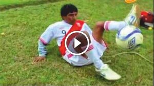 Lo que hace este peruano con la pelota no es de este mundo (VÍDEO) - Paraguaype.com
