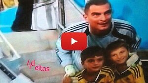 La FIFA prohibe el acceso a los hijos de Fardid Mondragón (VIDEO) - Paraguaype.com