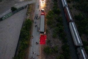 Aumenta a 51 la cifra de migrantes fallecidos en camión en Texas - Mundo - ABC Color