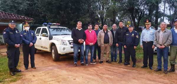 GOBERNADOR ENTREGÓ PATRULLA A LA COMISARÍA 105 TRAS REPARACIÓN