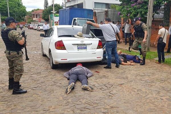 Condenan a cinco asaltantes del caso Arístides Peralta - Policiales - ABC Color