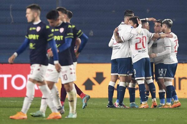 Nacional se olvida de la covid-19 y saca una buena ventaja ante Unión - Fútbol Internacional - ABC Color