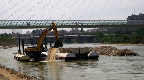 Abren licitación para trabajos de dragado del Río Uruguay pero preocupan antecedentes de algunos oferentes