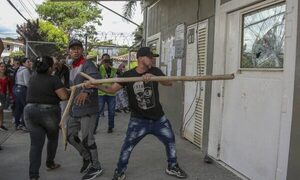Incendio en cárcel colombiana deja al menos 52 muertos y 26 heridos