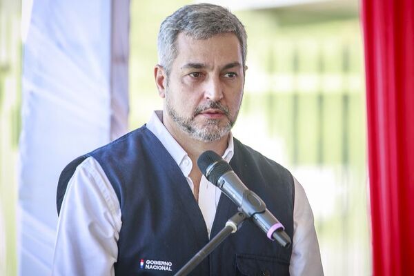 Mario Abdo: “No es culpa del presidente que se hayan encontrado cigarrillos de Tabesa en ese avión” - Nacionales - ABC Color