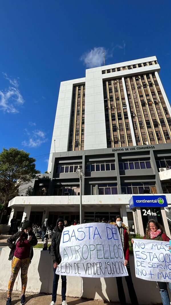 "¡Basta de atropellos, dejen de vender Asunción!" - El Independiente