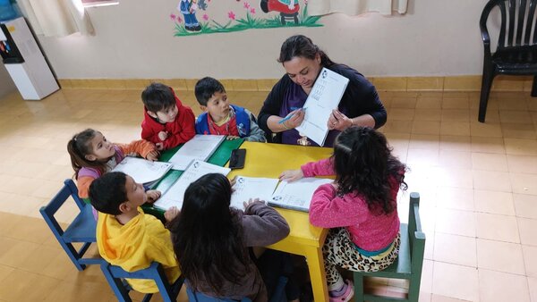 Ministerio de la Niñez y Adolescencia realiza estimulación oportuna a niños/as