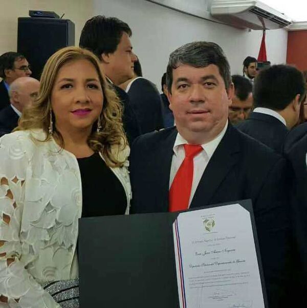 Esposa e hijastro del diputado Noguera trabajan en su oficina - Política - ABC Color