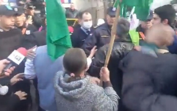 Incidentada manifestación frente al Ministerio del Interior en repudio a desalojo en Tembiaporâ – Prensa 5