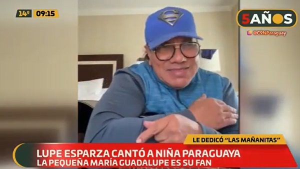Lupe Esparza le dedica canción a su pequeña fan paraguaya