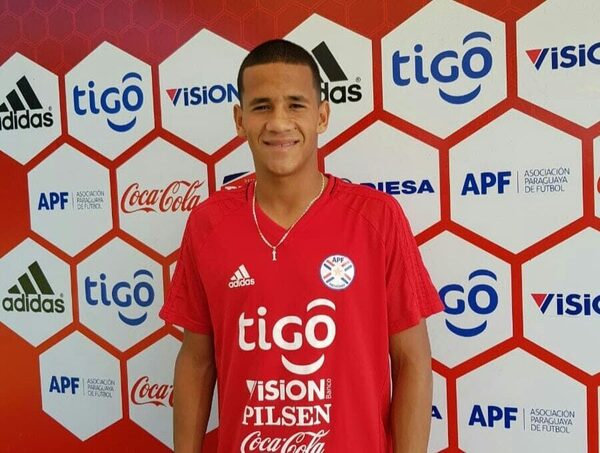 Iván Cazal es transferido a Lanús de Argentina · Radio Monumental 1080 AM