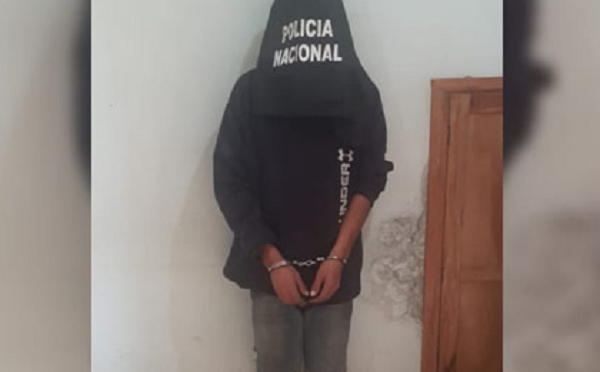 Joven detenido por intentar robar costilla de un supermercado de Coronel Oviedo - Noticiero Paraguay