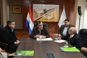 Directivos de la Universidad de Misiones solicitan aporte económico a Yacyretá - Nacionales - ABC Color
