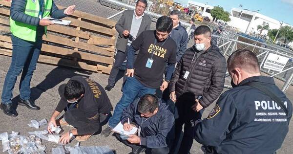 La Nación / Incautan millonaria carga en el aeropuerto de presuntos relojes falsificados