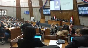 Diputados volverán a sesiones mixtas tras aprobar modificación del reglamento