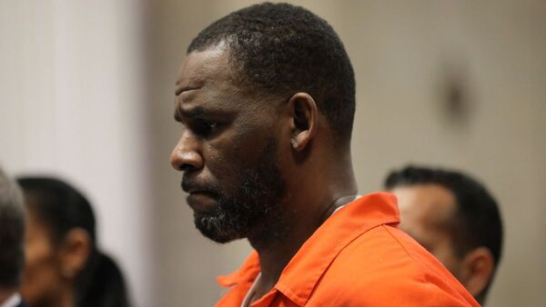 El cantante R. Kelly condenado a 30 años por abusos y tráfico sexual