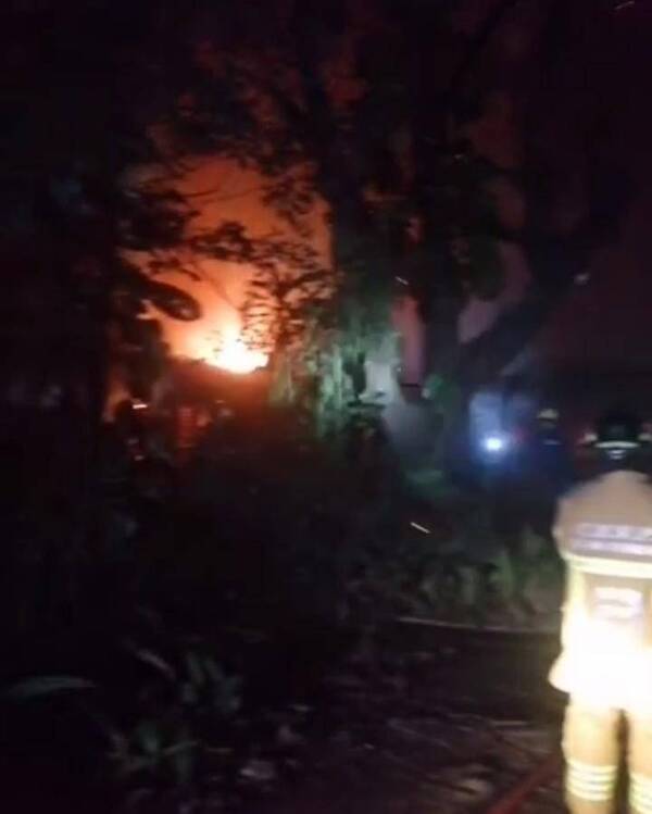 Crónica / Abuelita de 85 años pudo escapar de incendio de su vivienda