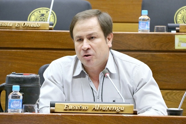 Diputado Alvarenga exigió eficiencia a interventor de Gobernación de Guairá