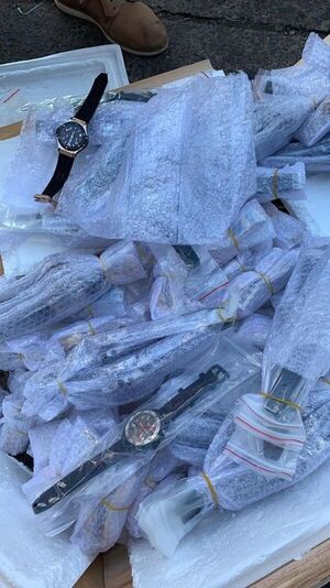 Relojes presuntamente falsificados fueron incautados en depósito del aeropuerto Silvio Pettirossi  - Nacionales - ABC Color