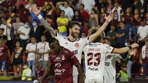 Flamengo se queda con la ida ante Tolima