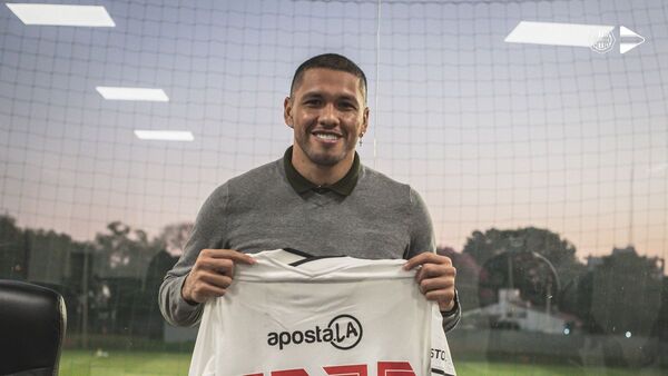 Richard Ortiz extiende contrato