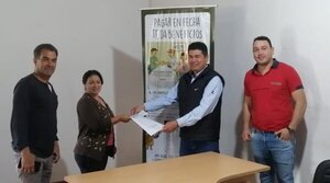 El CAH de Dr. Cecilio Báez entrega de líneas de créditos para diferentes tipos de proyectos