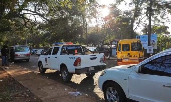 Policía realiza cateo de alumnos tras amenaza de que hoy “habrá muerte”