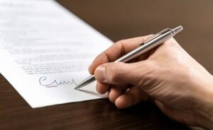 Abogados imputados por falsificar documentos y firmas