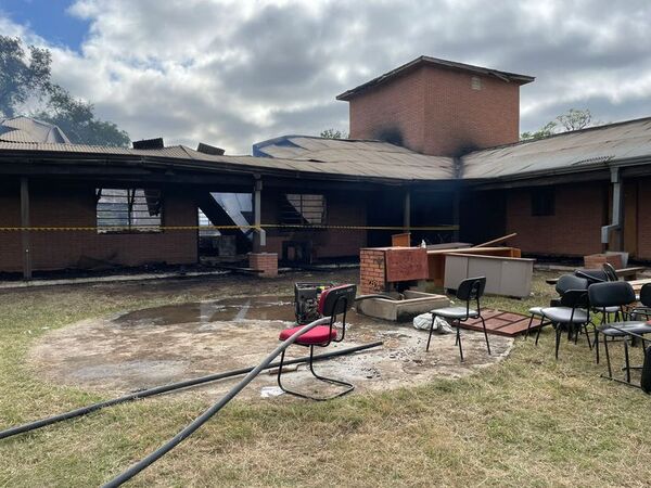 Incendio en el IPTA del Chaco es un golpe a comunidad universitaria - Noticias del Chaco - ABC Color