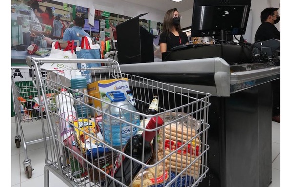 Colegio de Contadores espera aprobación de deducción de hasta el 30% del IVA para compras en supermercados
