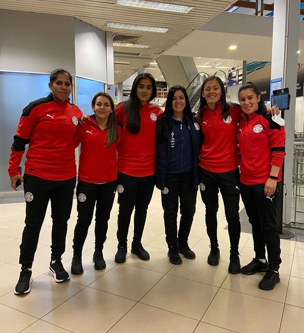 Albirroja Femenina viajo para participar de la Copa América de fútbol - .::Agencia IP::.