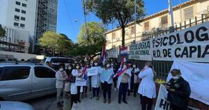 La Nación / Psicólogos reclaman equiparación horaria frente a Salud Pública