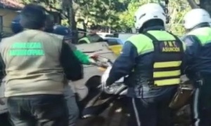 Batalla campal en Asunción - SNT