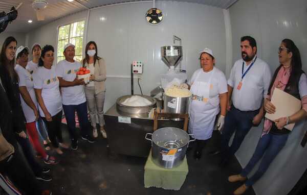 Oficina de la Primera Dama inaugura nuevo centro de producción de derivados de soja en Ypané - .::Agencia IP::.