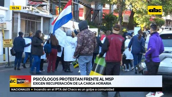 Psicólogos protestan frente al MSP  - ABC Noticias - ABC Color
