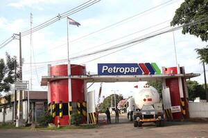 Diario HOY | Postergan tratamiento del proyecto que insta a suspender polémica licitación en Petropar