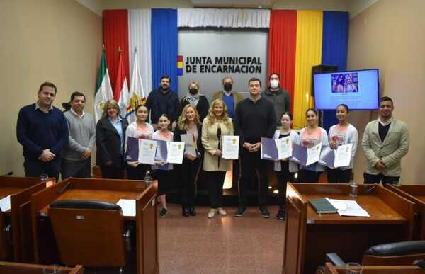 LA JUNTA RECONOCE Y VALORA ESFUERZOS DE ENCARNACENOS
