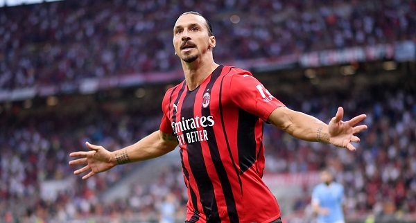 Zlatan seguirá en Milan con un salario “bajo” - La Prensa Futbolera