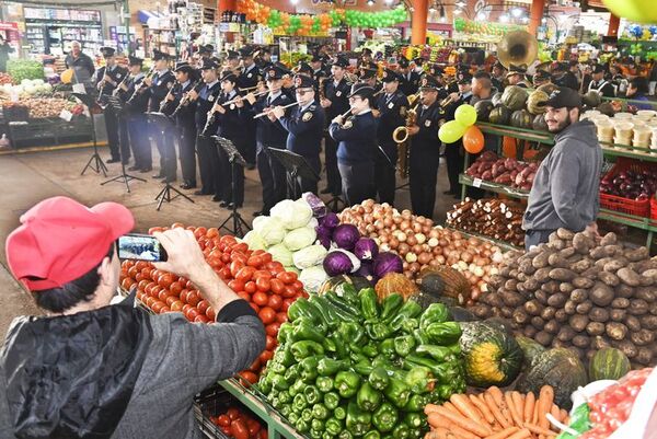 Emotivo 10° aniversario del Mercado Abasto Norte  - Nacionales - ABC Color