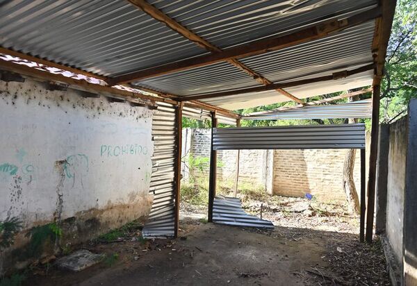 Escuelas siguen esperando aulas cuya construcción adjudicó el MEC en 2020 - Nacionales - ABC Color