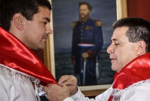 Santiago Peña sigue siendo Liberal, porque continúa en el padrón del Partido Liberal - Noticiero Paraguay
