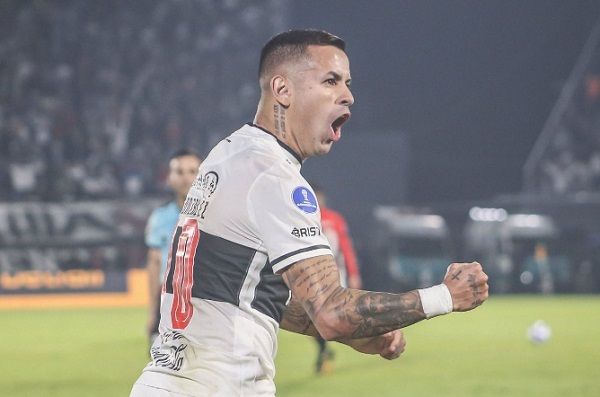 Olimpia gana y saca buena ventaja para la revancha